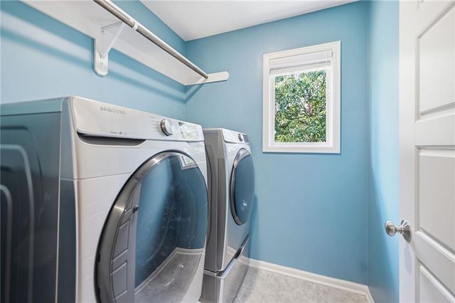 24504 W 80th Place, Lenexa, KS 66227