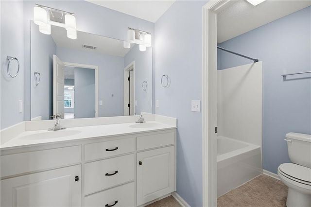 24504 W 80th Place, Lenexa, KS 66227