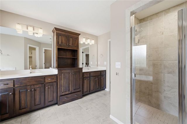 24504 W 80th Place, Lenexa, KS 66227