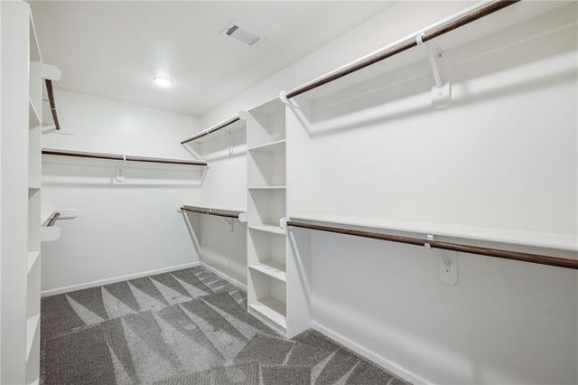 24504 W 80th Place, Lenexa, KS 66227