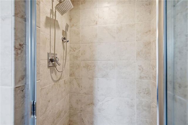 24504 W 80th Place, Lenexa, KS 66227