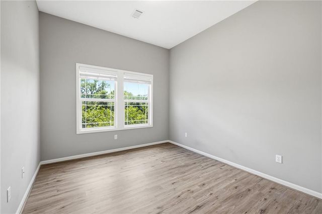 24504 W 80th Place, Lenexa, KS 66227