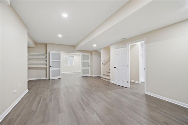24504 W 80th Place, Lenexa, KS 66227