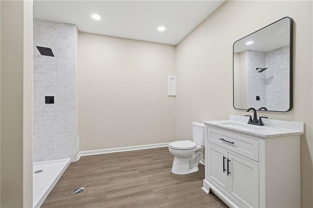 24504 W 80th Place, Lenexa, KS 66227