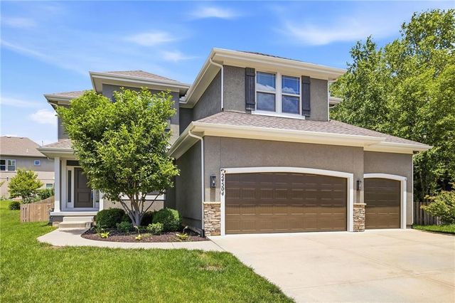 24504 W 80th Place, Lenexa, KS 66227