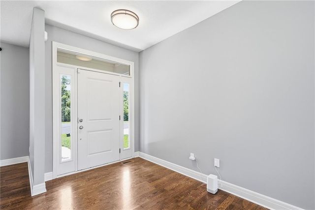24504 W 80th Place, Lenexa, KS 66227