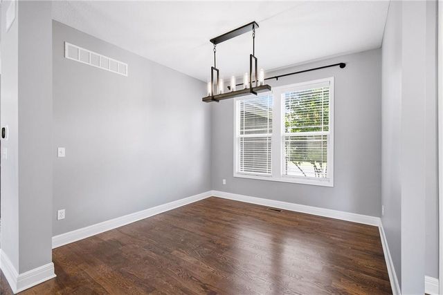24504 W 80th Place, Lenexa, KS 66227