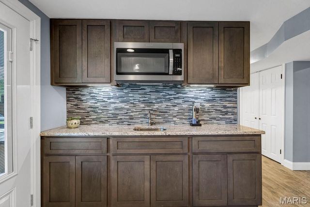 1714 Greening Lane, Kirkwood, MO 63122
