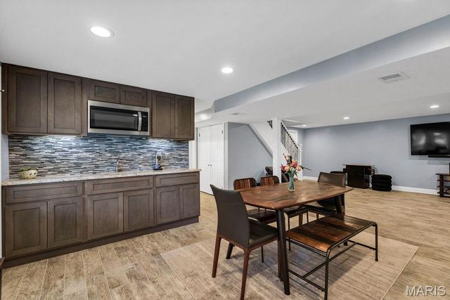 1714 Greening Lane, Kirkwood, MO 63122