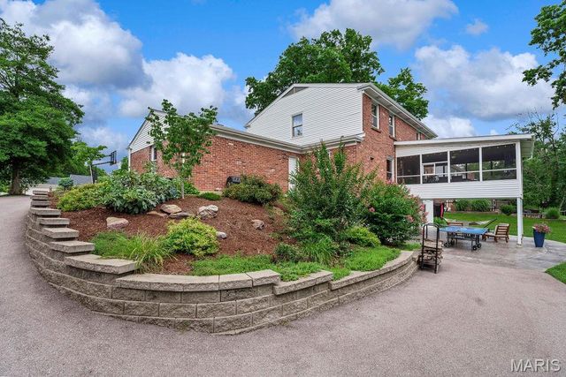 1714 Greening Lane, Kirkwood, MO 63122