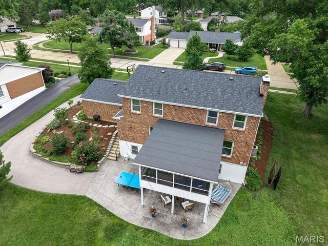 1714 Greening Lane, Kirkwood, MO 63122