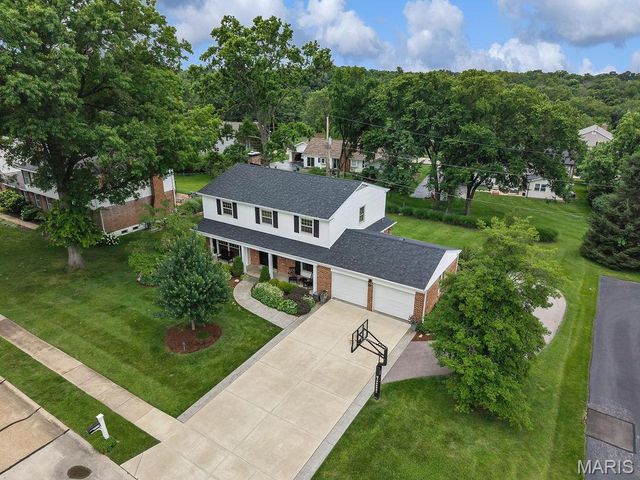 1714 Greening Lane, Kirkwood, MO 63122