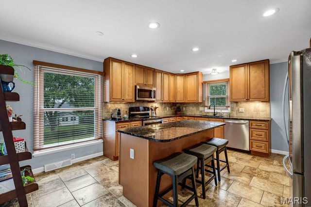 1714 Greening Lane, Kirkwood, MO 63122