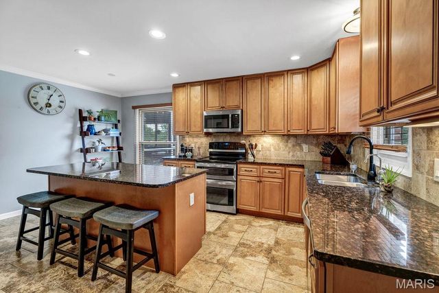 1714 Greening Lane, Kirkwood, MO 63122