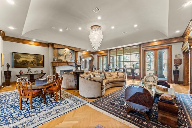 6 W Rivercrest Drive, Houston, TX 77042