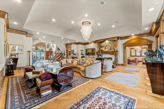 6 W Rivercrest Drive, Houston, TX 77042