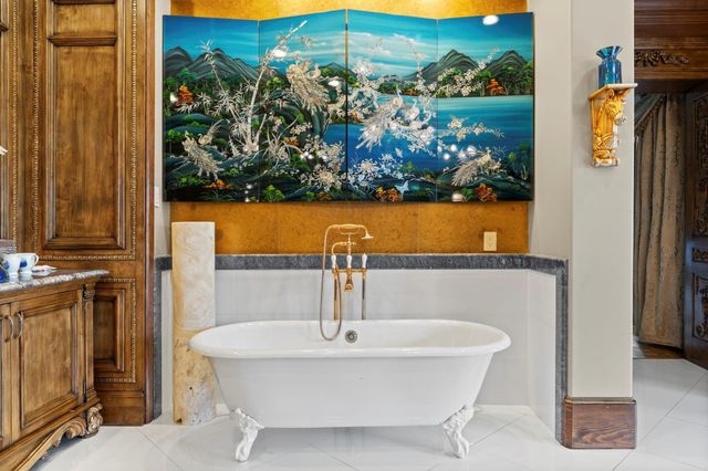 6 W Rivercrest Drive, Houston, TX 77042