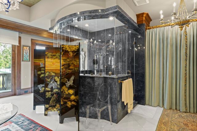 6 W Rivercrest Drive, Houston, TX 77042