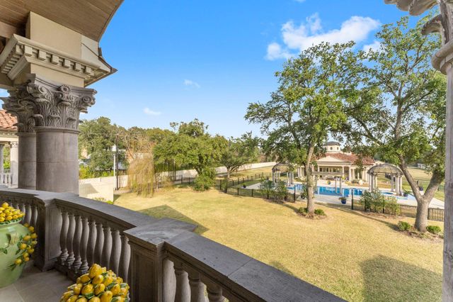 6 W Rivercrest Drive, Houston, TX 77042