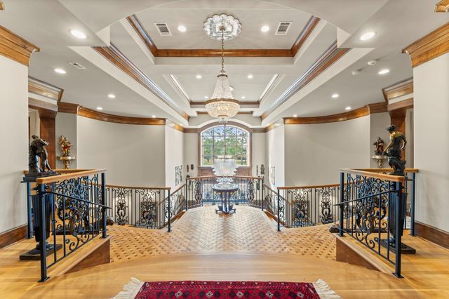 6 W Rivercrest Drive, Houston, TX 77042