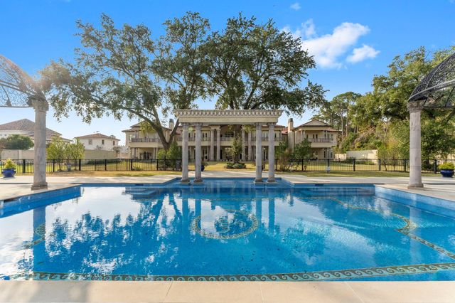 6 W Rivercrest Drive, Houston, TX 77042