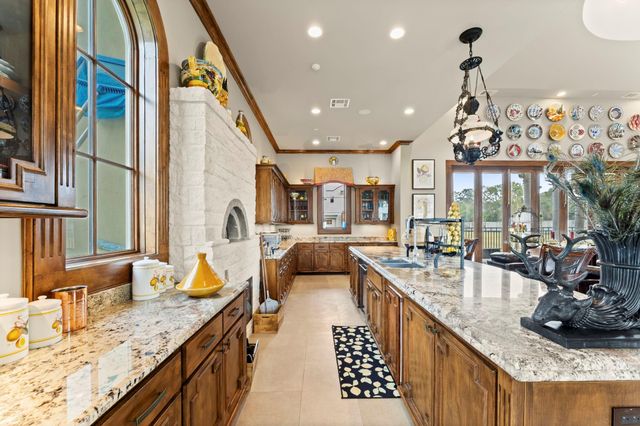 6 W Rivercrest Drive, Houston, TX 77042