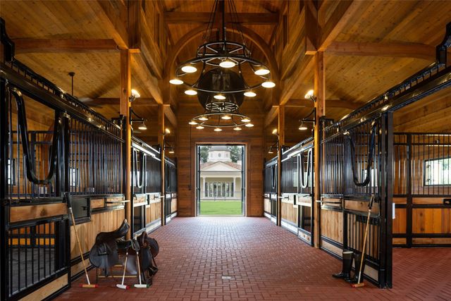 6 W Rivercrest Drive, Houston, TX 77042