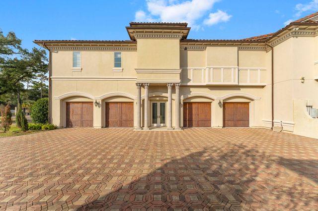 6 W Rivercrest Drive, Houston, TX 77042