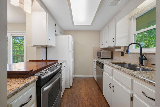 1134 Twin Points Road, Hot Springs, AR 71913