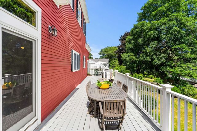 14 Fenno Way, Nahant, MA 01908