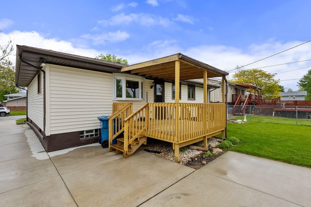 712 211th Street, Dyer, IN 46311