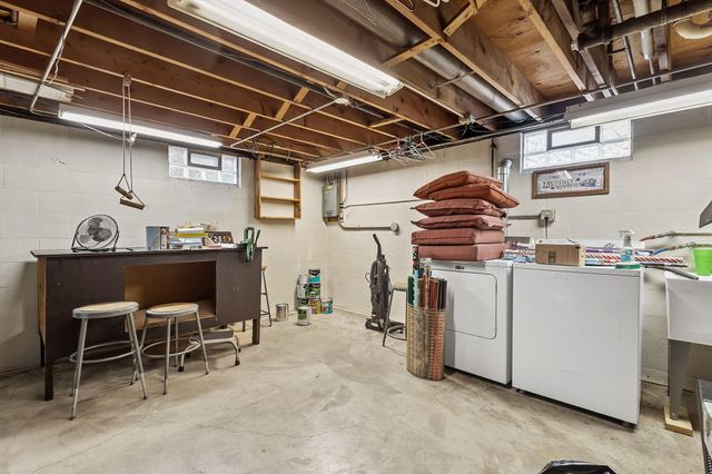 712 211th Street, Dyer, IN 46311