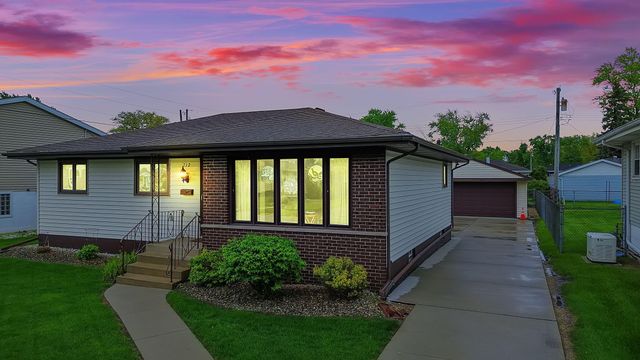 712 211th Street, Dyer, IN 46311