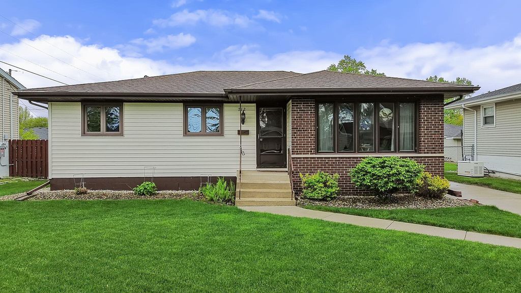 712 211th Street, Dyer, IN 46311