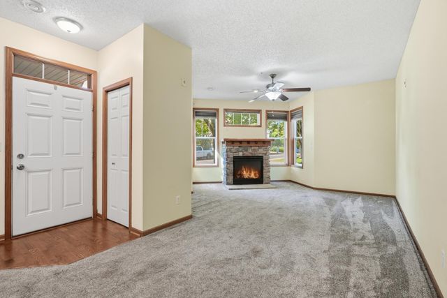 1601 Woodlynn Avenue 4, Maplewood, MN 55109