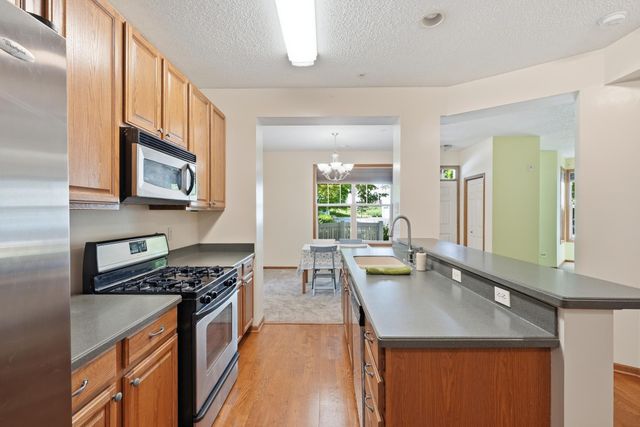 1601 Woodlynn Avenue 4, Maplewood, MN 55109