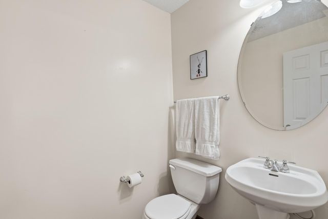 1601 Woodlynn Avenue 4, Maplewood, MN 55109