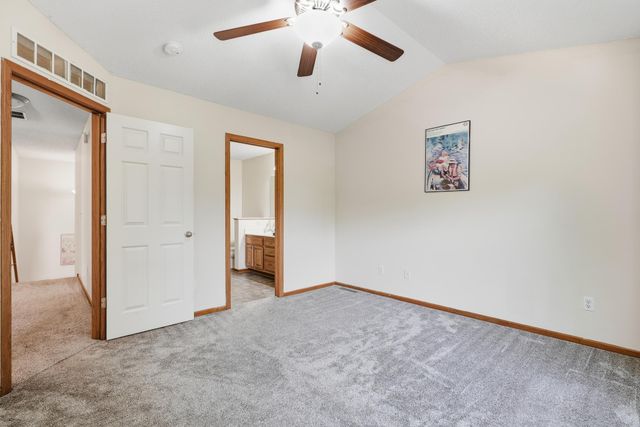 1601 Woodlynn Avenue 4, Maplewood, MN 55109