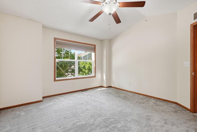1601 Woodlynn Avenue 4, Maplewood, MN 55109
