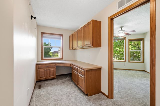 1601 Woodlynn Avenue 4, Maplewood, MN 55109