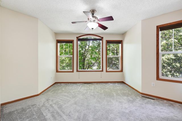 1601 Woodlynn Avenue 4, Maplewood, MN 55109