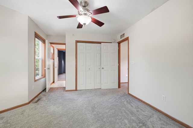 1601 Woodlynn Avenue 4, Maplewood, MN 55109