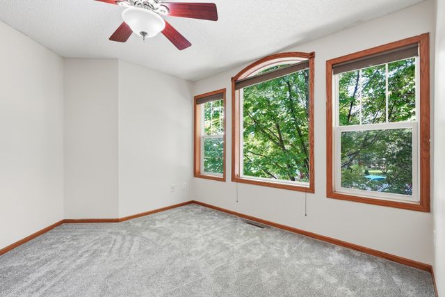 1601 Woodlynn Avenue 4, Maplewood, MN 55109