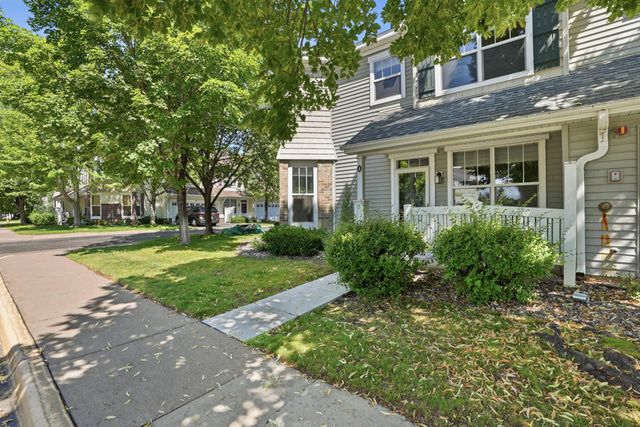1601 Woodlynn Avenue 4, Maplewood, MN 55109