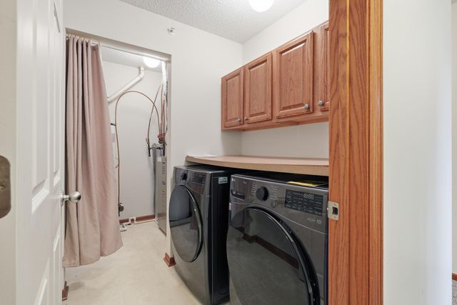 1601 Woodlynn Avenue 4, Maplewood, MN 55109