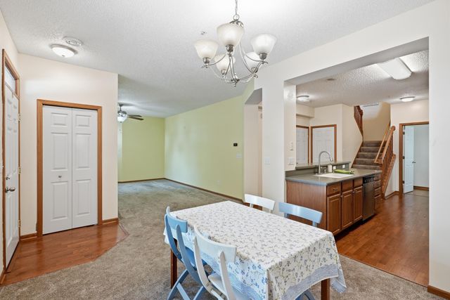 1601 Woodlynn Avenue 4, Maplewood, MN 55109