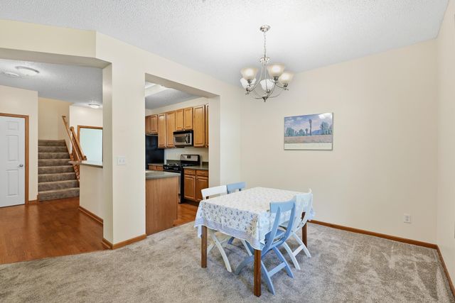 1601 Woodlynn Avenue 4, Maplewood, MN 55109