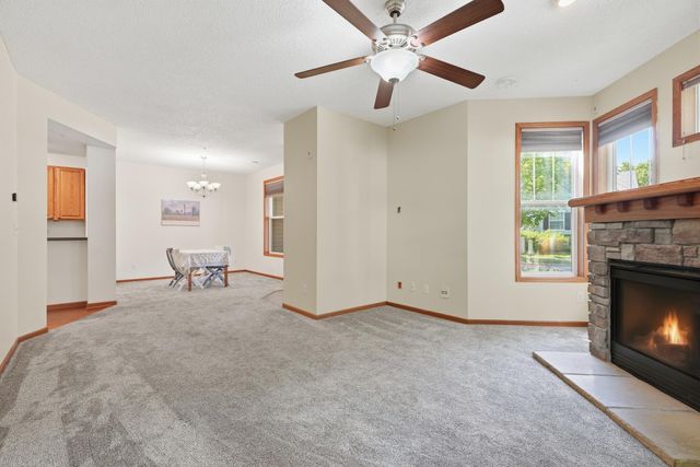 1601 Woodlynn Avenue 4, Maplewood, MN 55109