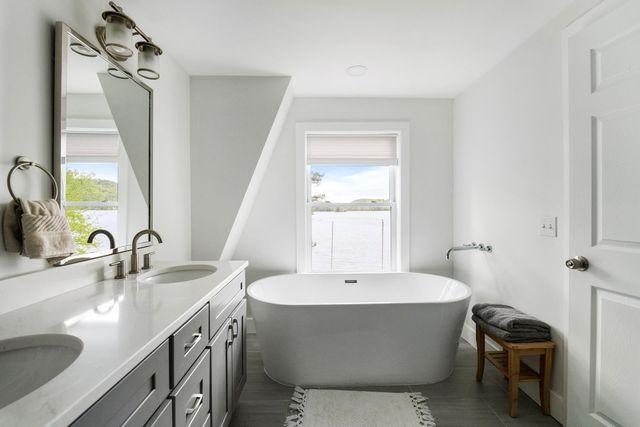 6 Paquette Lane, Sunapee, NH 03782