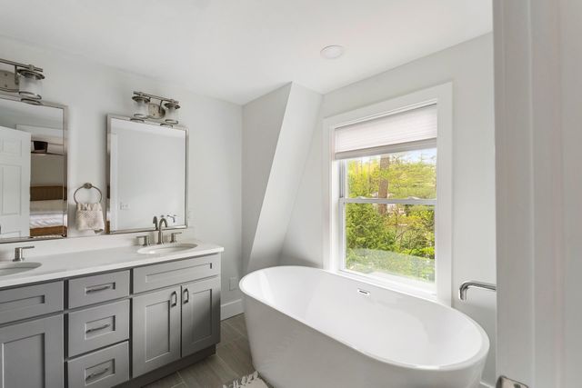 6 Paquette Lane, Sunapee, NH 03782